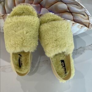 Dolce Vita slippers